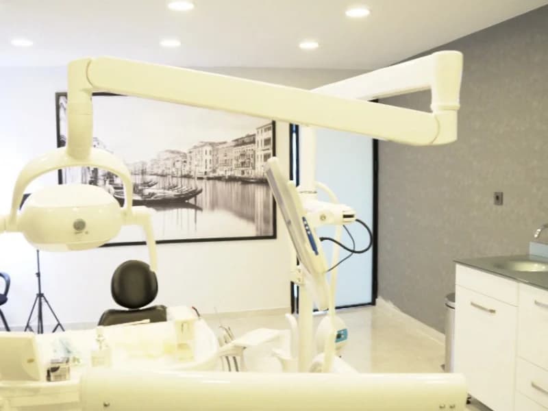 Ogün Onur Çömlekçi Dental Clinic - Logo