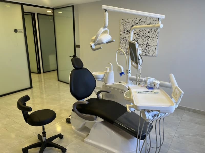 Ogün Onur Çömlekçi Dental Clinic - Facility Photo