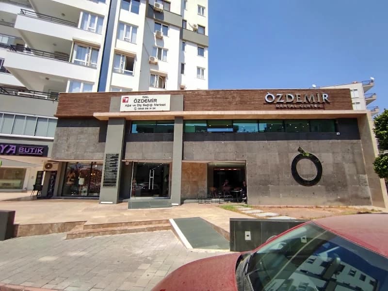 Özdemir Dental Center Antalya - Logo