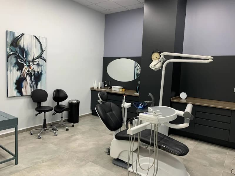 Eon Dental Oral and Dental Health Polyclinic - Bursa İmplant Tedavisi, Lamine , Zirkonyum, Gülüş Tasarımı - Facility Photo