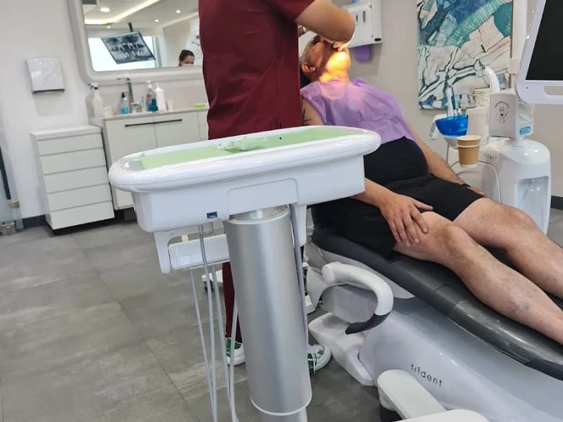 DentaPoint International - Alsancak Şubesi Zirkonyum , Diş İmplantı , Aesthetic Diş Tedavileri , Çocuk Diş - Facility Photo